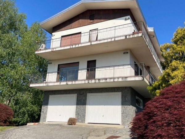 casa indipendente in vendita a Gattinara