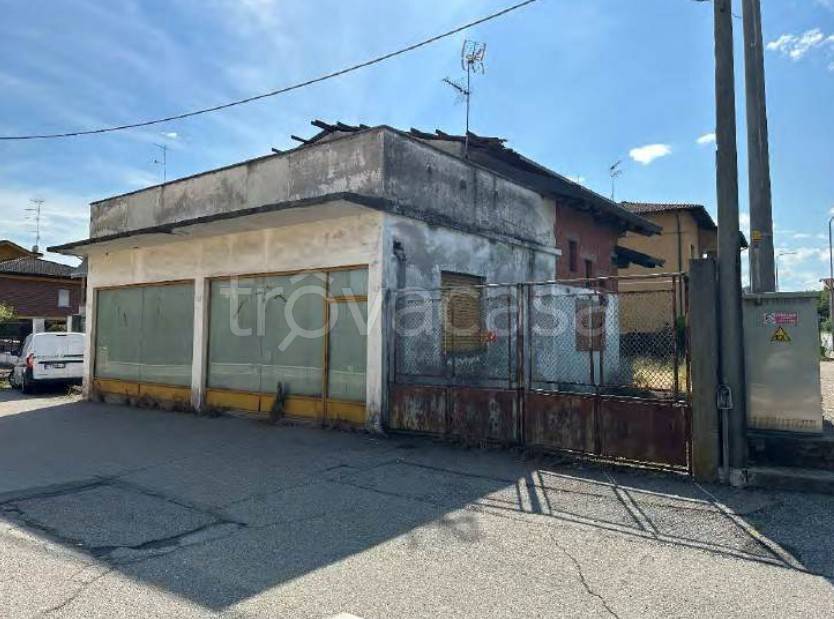 locale commerciale in vendita a Gattinara