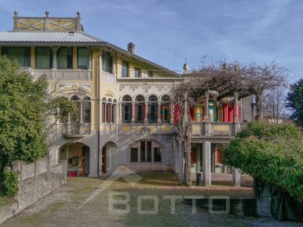 casa indipendente in vendita a Gattinara