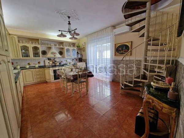 casa indipendente in vendita a Gattinara