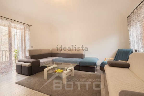 casa semindipendente in vendita a Gattinara