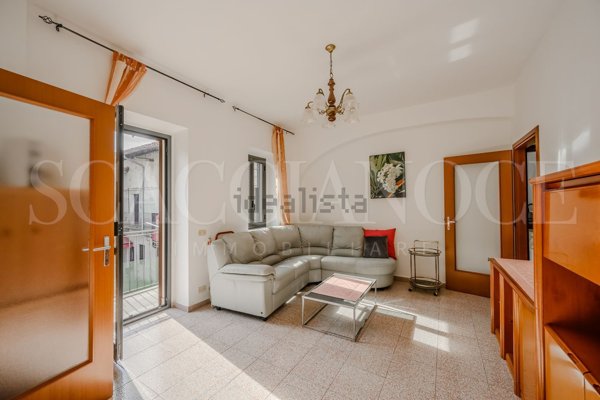 casa indipendente in vendita a Gattinara