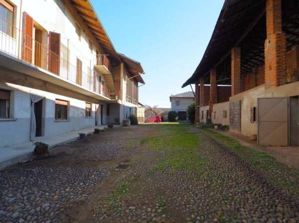 casa indipendente in vendita a Ghislarengo