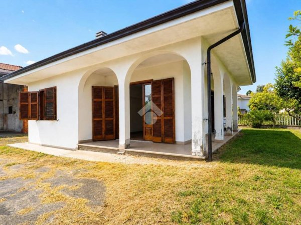 casa indipendente in vendita a Ghislarengo