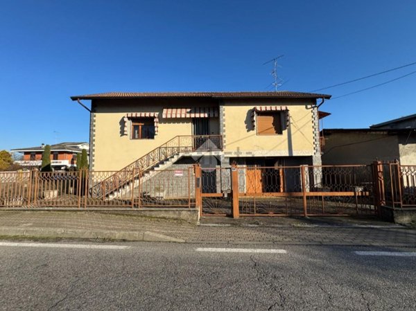 casa indipendente in vendita a Ghislarengo