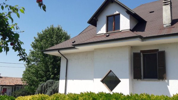 casa indipendente in vendita ad Agazzano in zona Sarturano