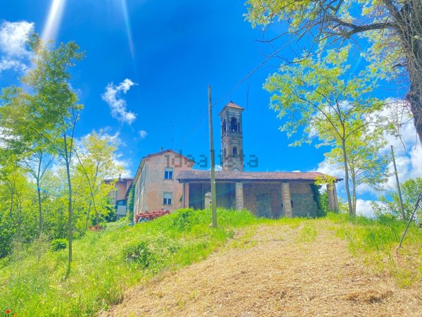 casale in vendita ad Agazzano