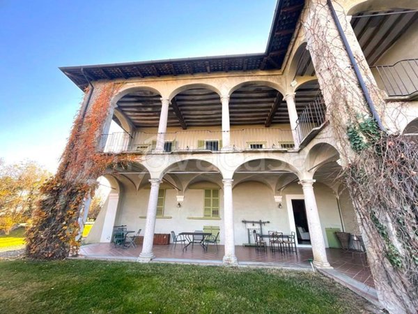 villa in vendita ad Agazzano