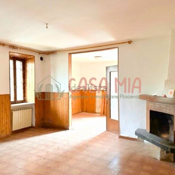 casa semindipendente in vendita ad Agazzano