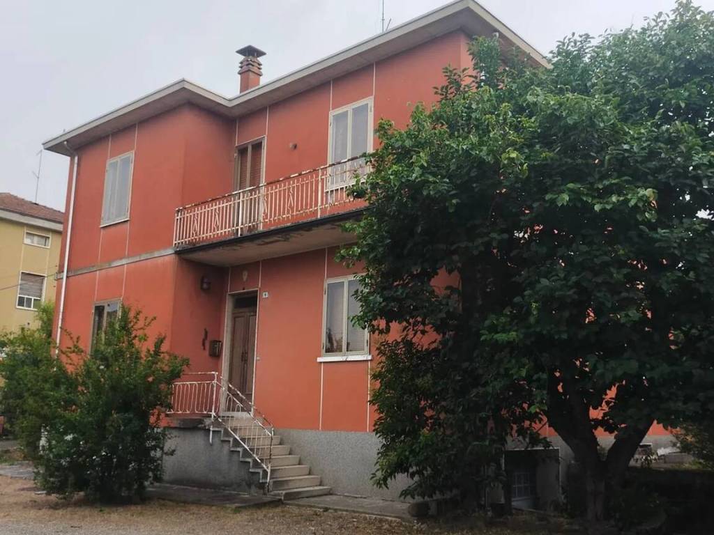 casa indipendente in vendita ad Agazzano