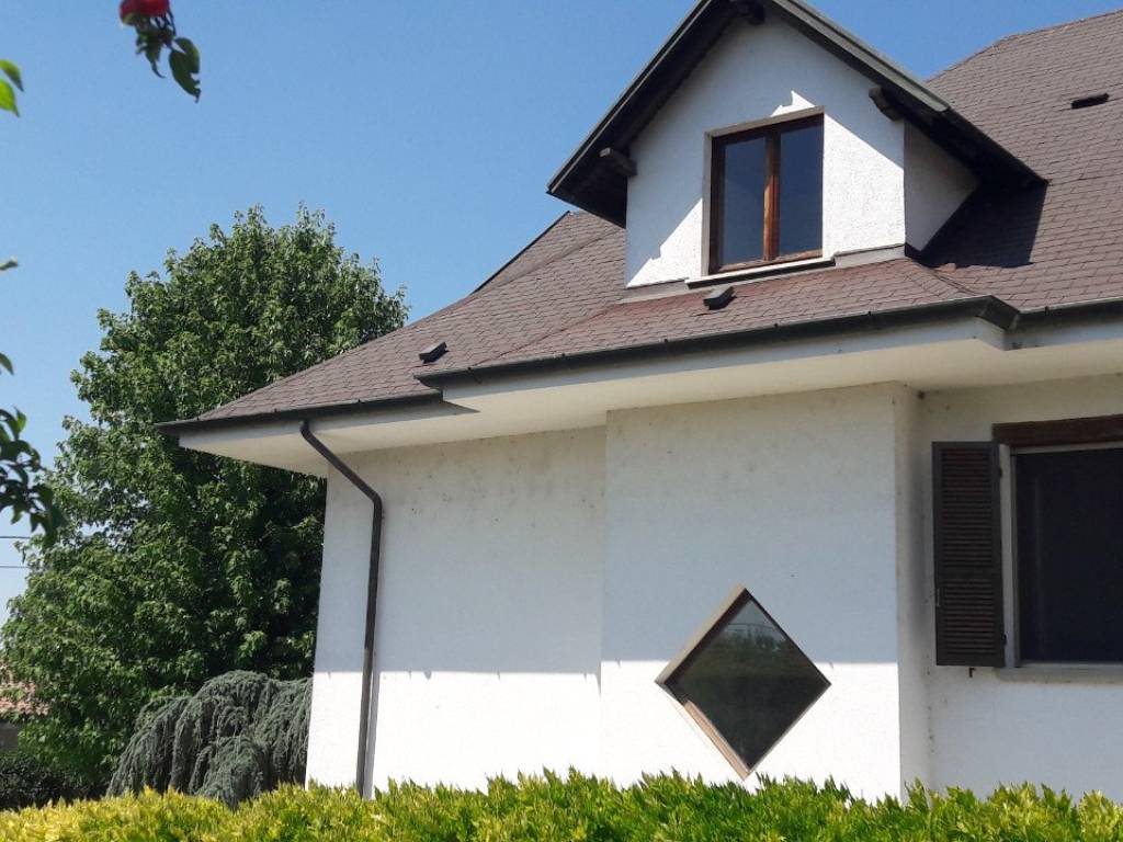 casa indipendente in vendita ad Agazzano in zona Sarturano