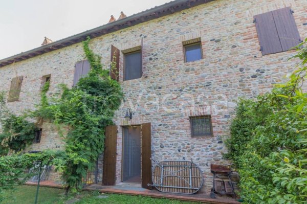 casa indipendente in vendita ad Agazzano in zona Bastardina