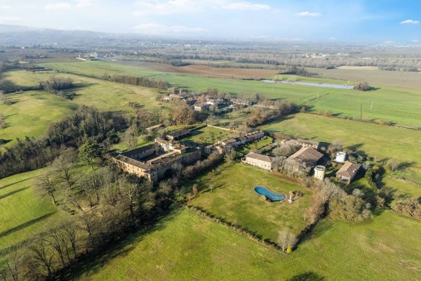 casa indipendente in vendita ad Agazzano in zona Bastardina