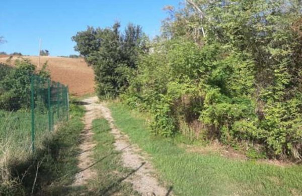 terreno edificabile in vendita ad Agazzano