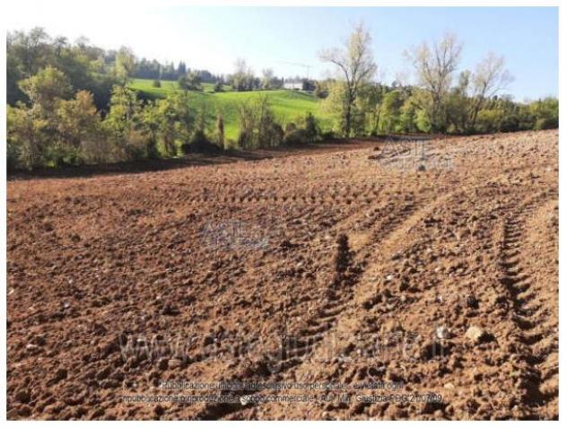 terreno edificabile in vendita ad Agazzano