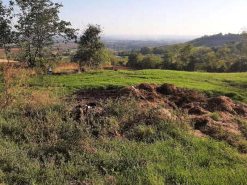 terreno agricolo in vendita ad Agazzano