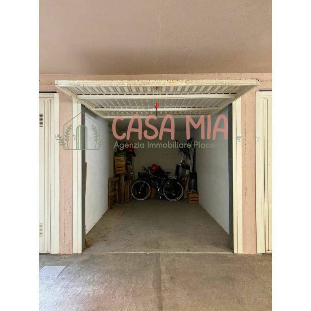ufficio in vendita ad Agazzano