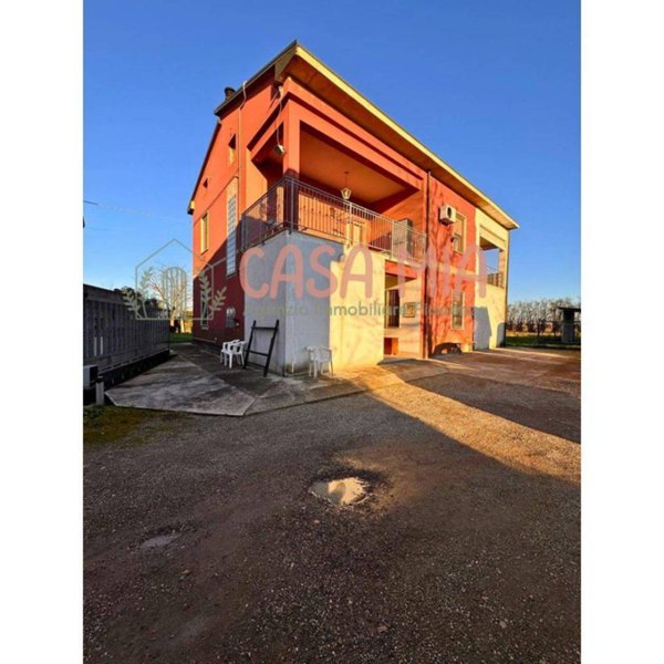 casa indipendente in vendita ad Agazzano