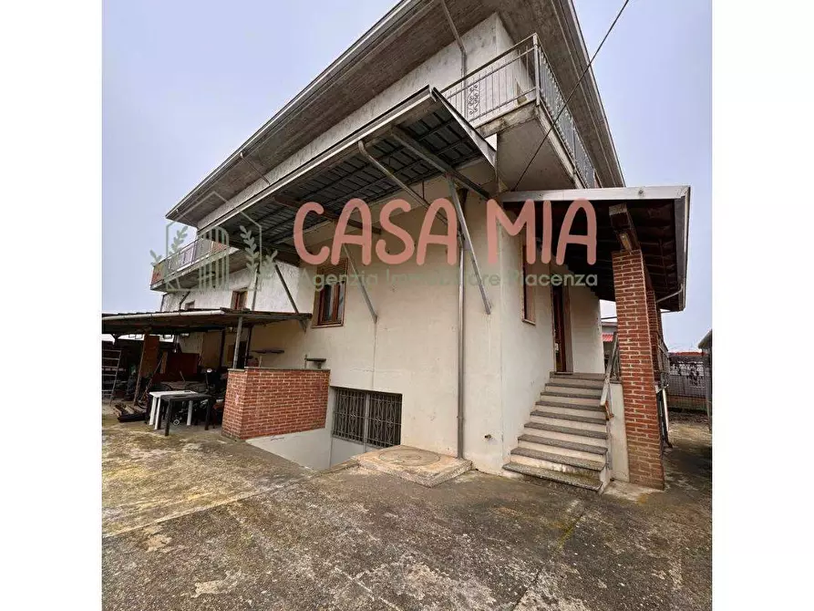 casa semindipendente in vendita ad Agazzano