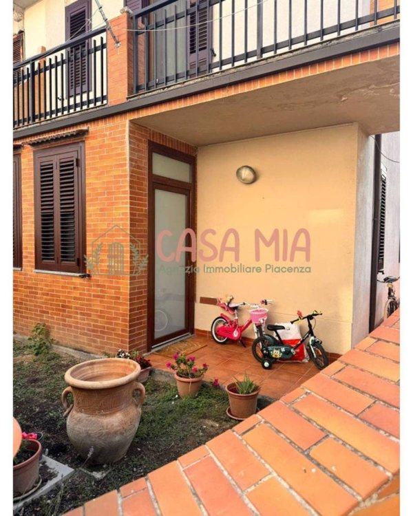 casa indipendente in vendita ad Agazzano