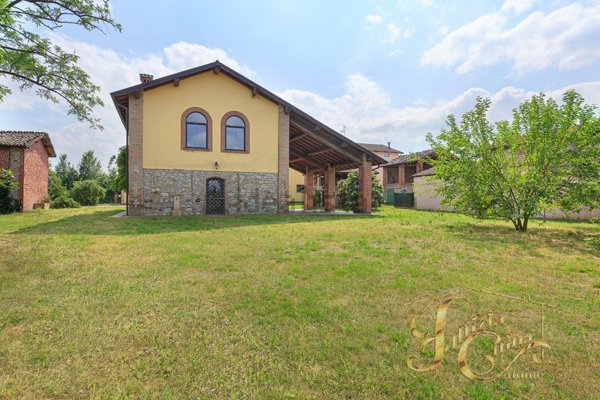 casale in vendita ad Agazzano