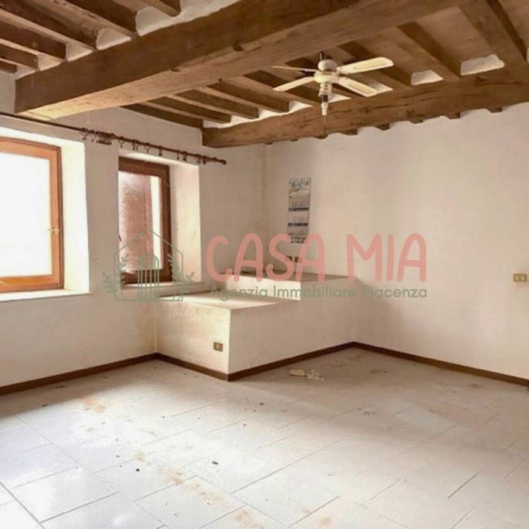 casa semindipendente in vendita ad Agazzano