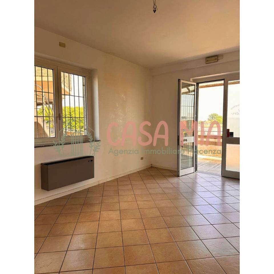 ufficio in vendita ad Agazzano