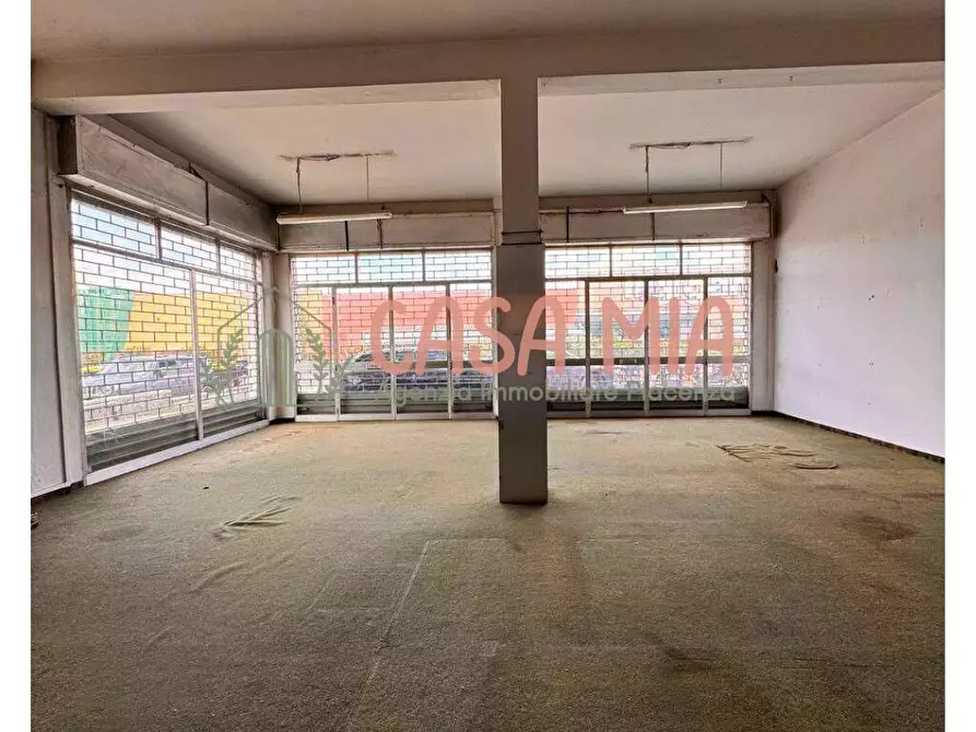 negozio in vendita ad Agazzano