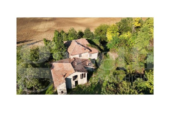 casale in vendita ad Agazzano