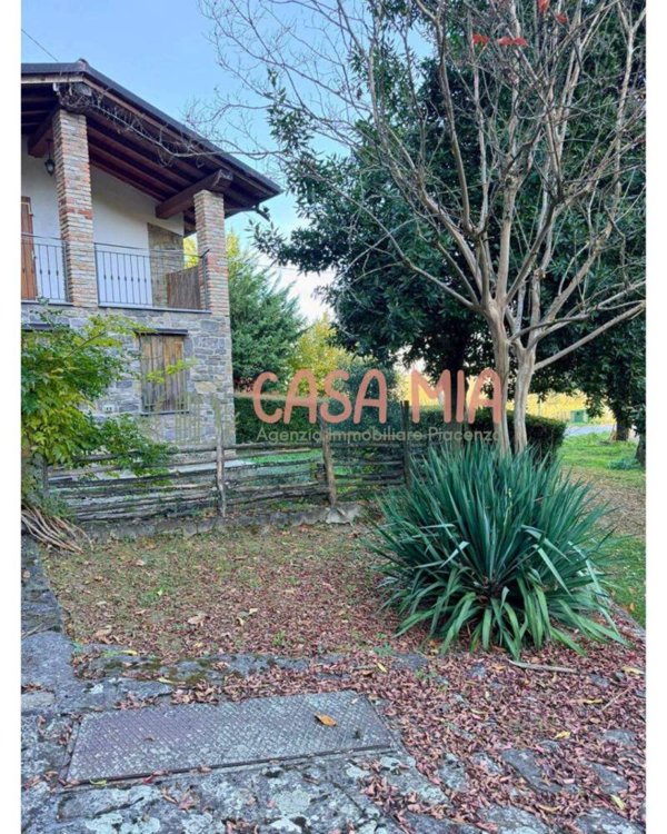 casa indipendente in vendita ad Agazzano