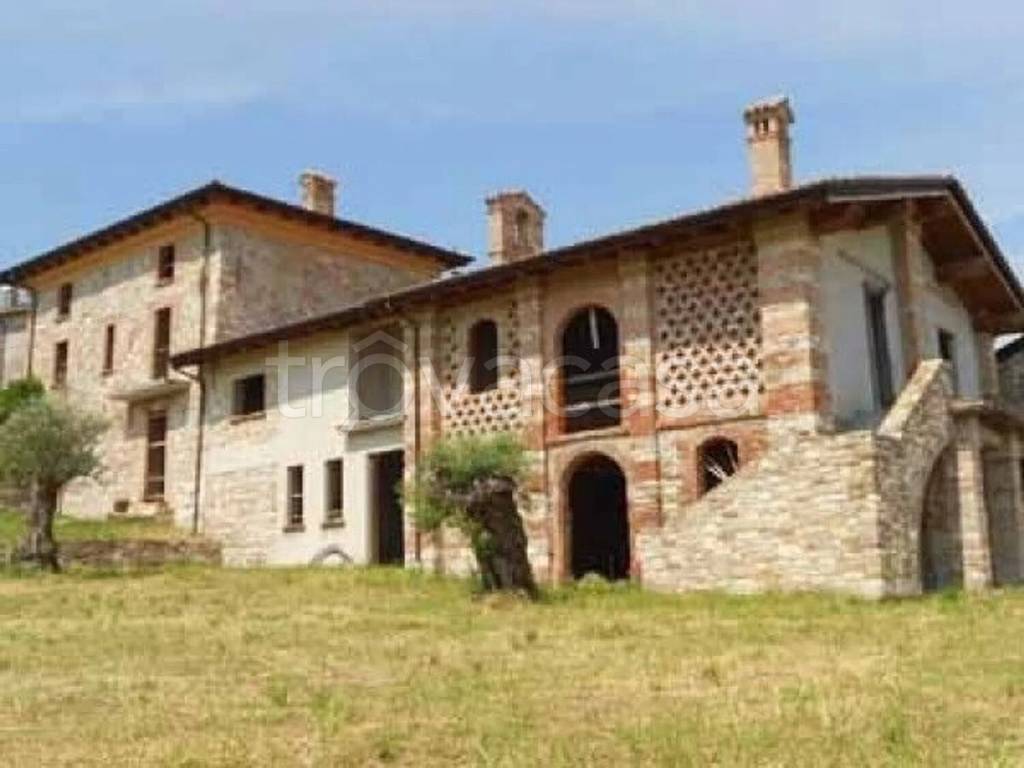 casa indipendente in vendita ad Agazzano