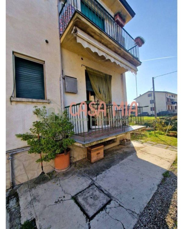 appartamento in vendita ad Agazzano