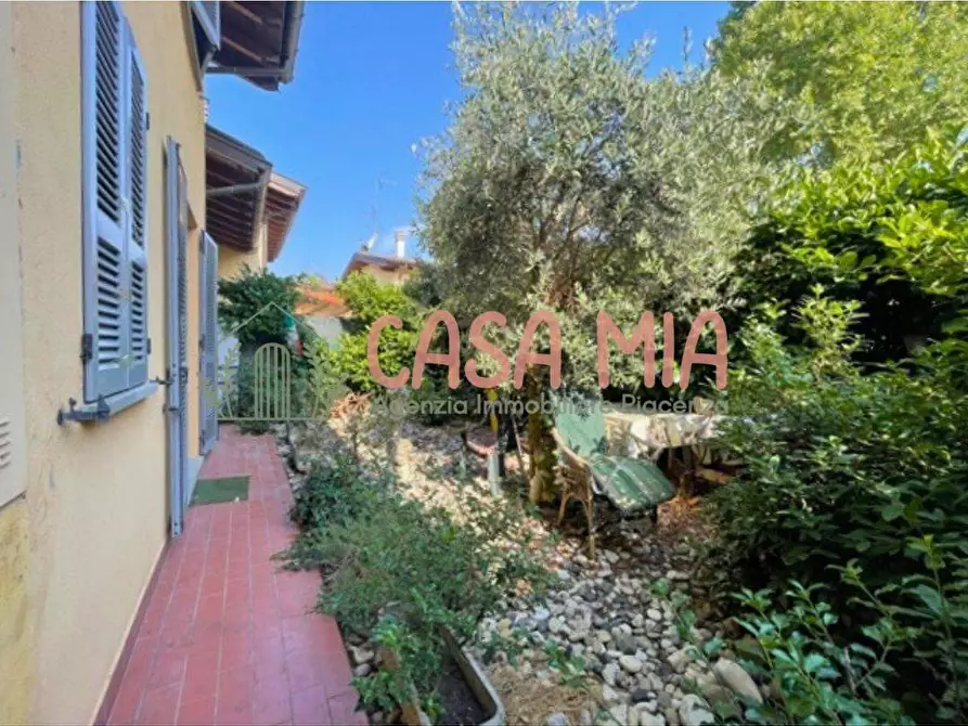 casa indipendente in vendita ad Agazzano