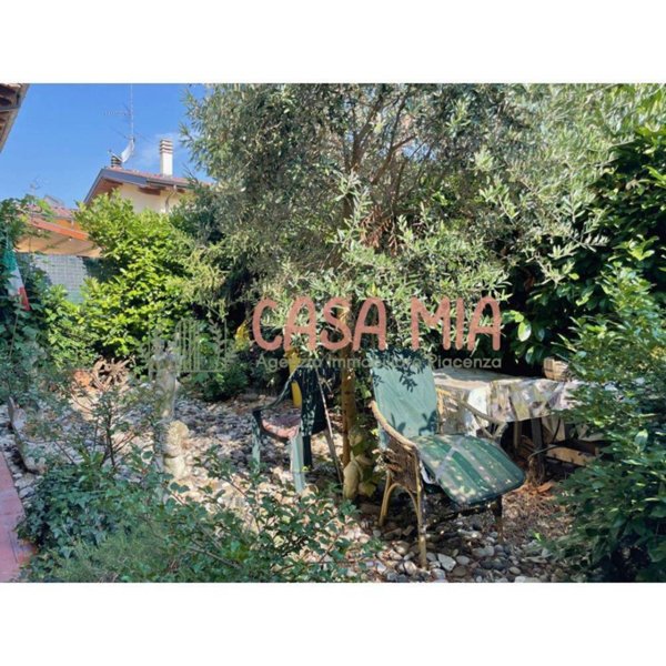 casa indipendente in vendita ad Agazzano