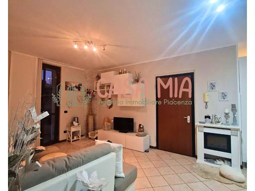 appartamento in vendita ad Agazzano