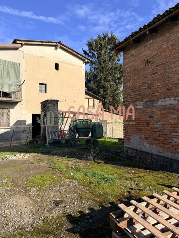 casa indipendente in vendita ad Agazzano