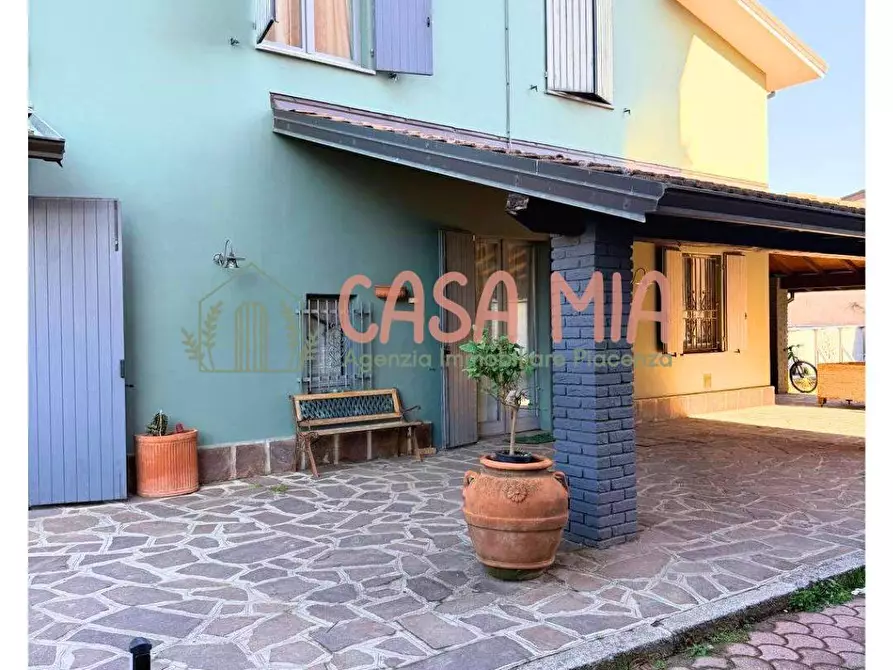 casa indipendente in vendita ad Agazzano