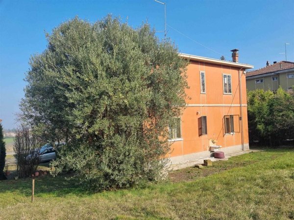 casa indipendente in vendita ad Agazzano