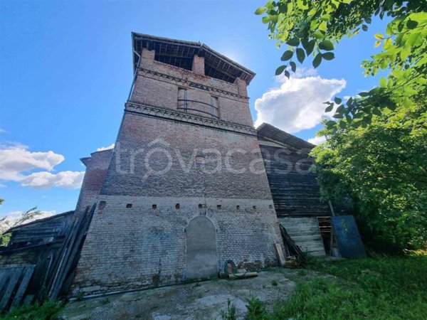 casale in vendita ad Agazzano