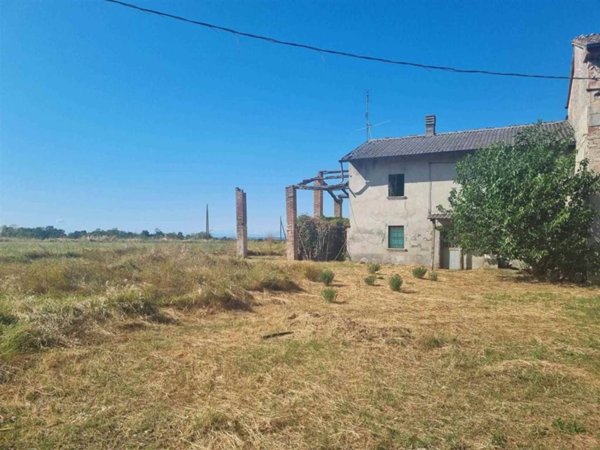 casa indipendente in vendita ad Agazzano in zona Sarturano