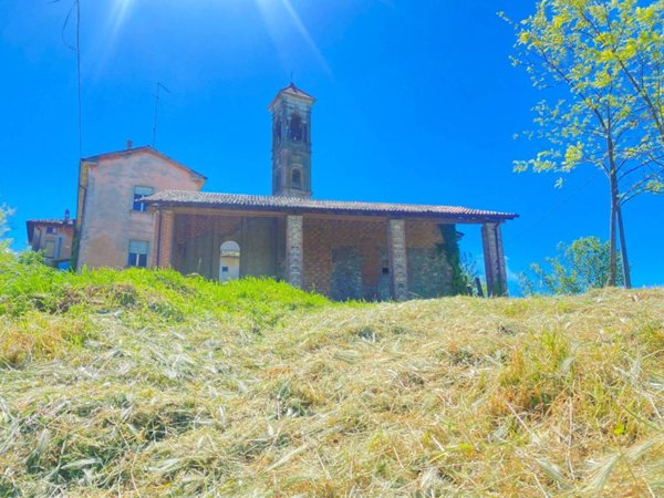 casa indipendente in vendita ad Agazzano in zona Tavernago
