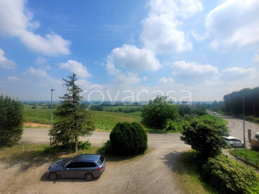 casa indipendente in vendita ad Agazzano