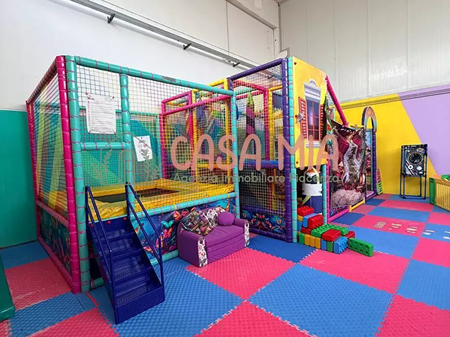 negozio in vendita ad Agazzano