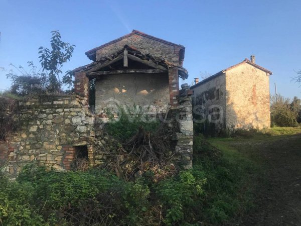 casa indipendente in vendita ad Agazzano in zona Verdeto