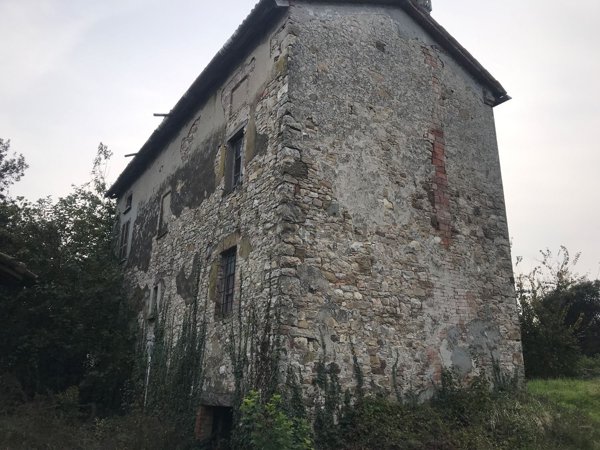 esavano in vendita ad Agazzano