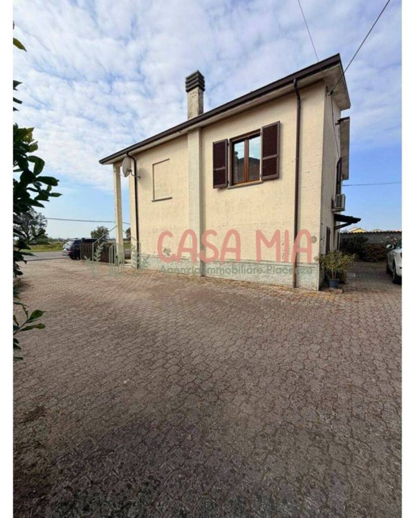 casa indipendente in vendita ad Agazzano