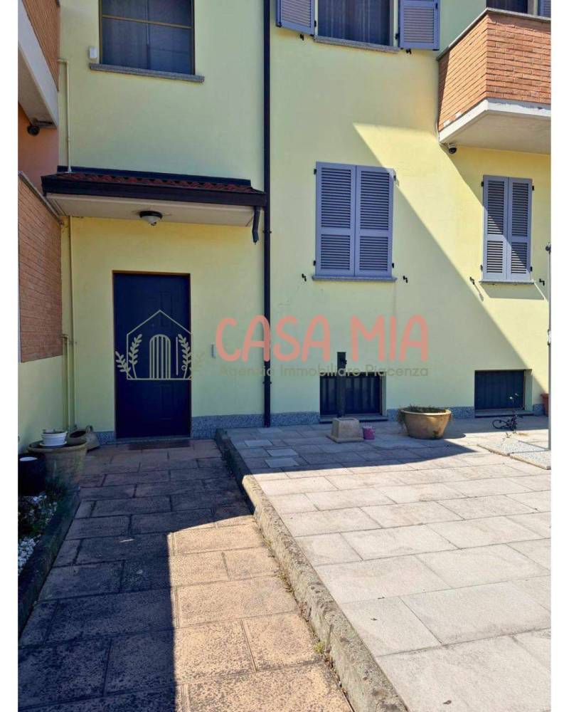 appartamento in vendita ad Agazzano