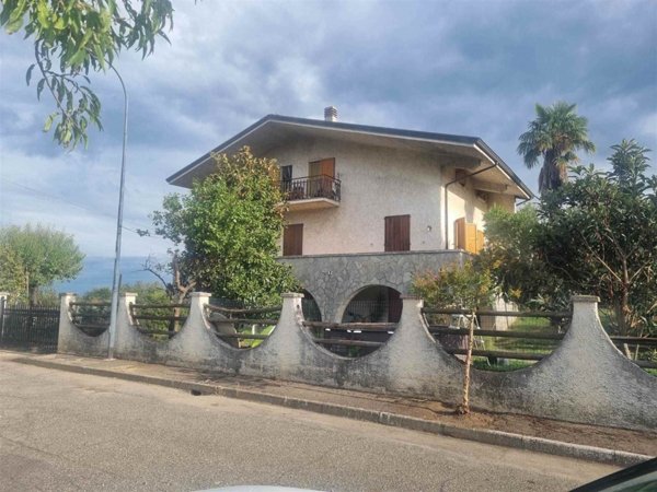 casa indipendente in vendita ad Agazzano