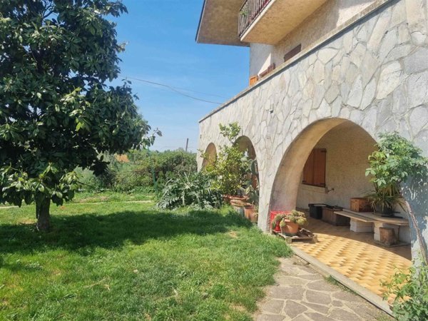 casa indipendente in vendita ad Agazzano