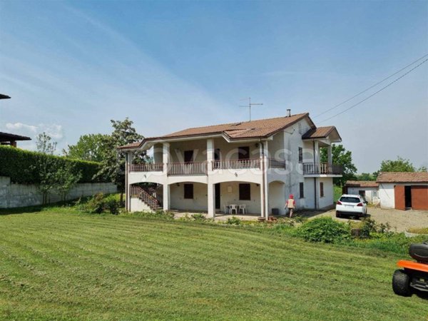 casa indipendente in vendita ad Agazzano